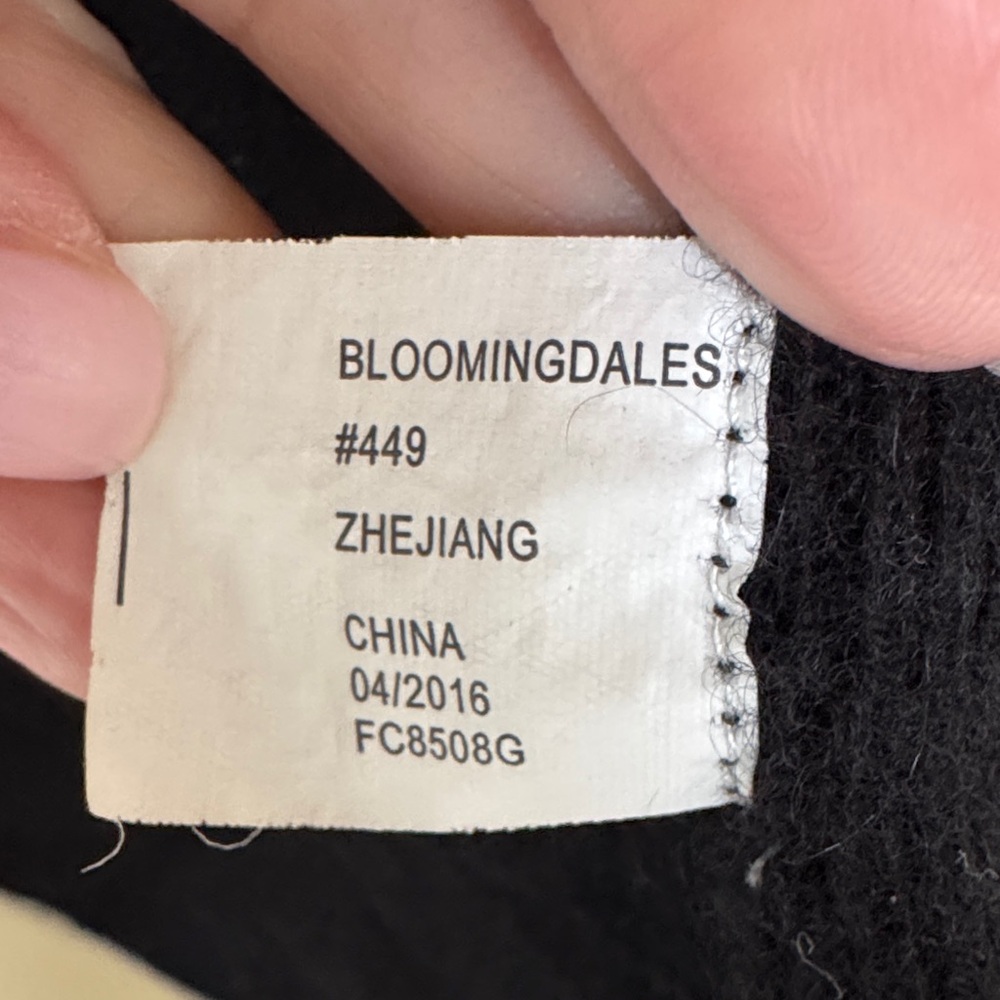 Girl’s Black Open Front Cashmere Sweater Aqua Bloomingdale’s M good condition - Picture 4 of 4